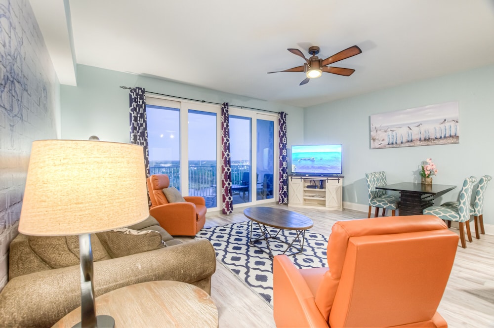 Laketown Wharf Resort by Aneliya's Rentals - photo 571