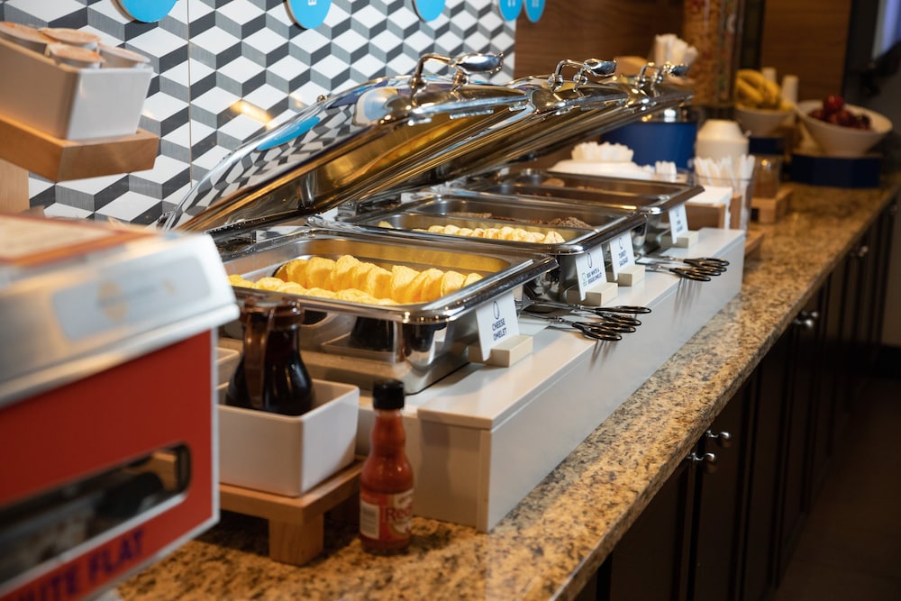 Holiday Inn Express Bloomington West by IHG - photo 25