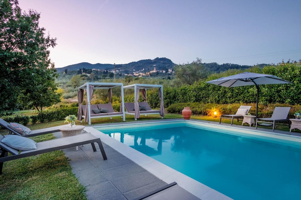Casa Santo at Borghetto Farmhouse — 4-Star Luxury Hotel in Capannori, Italy