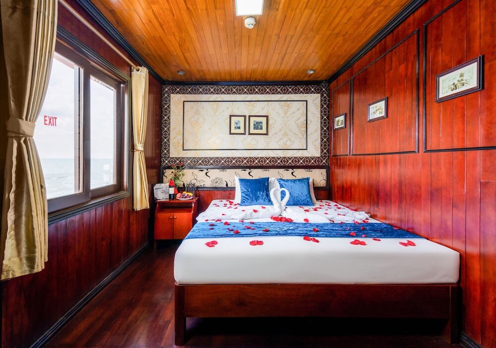Swan Boutique Cruises — 4-Star Luxury Hotel in Ha Long, Vietnam