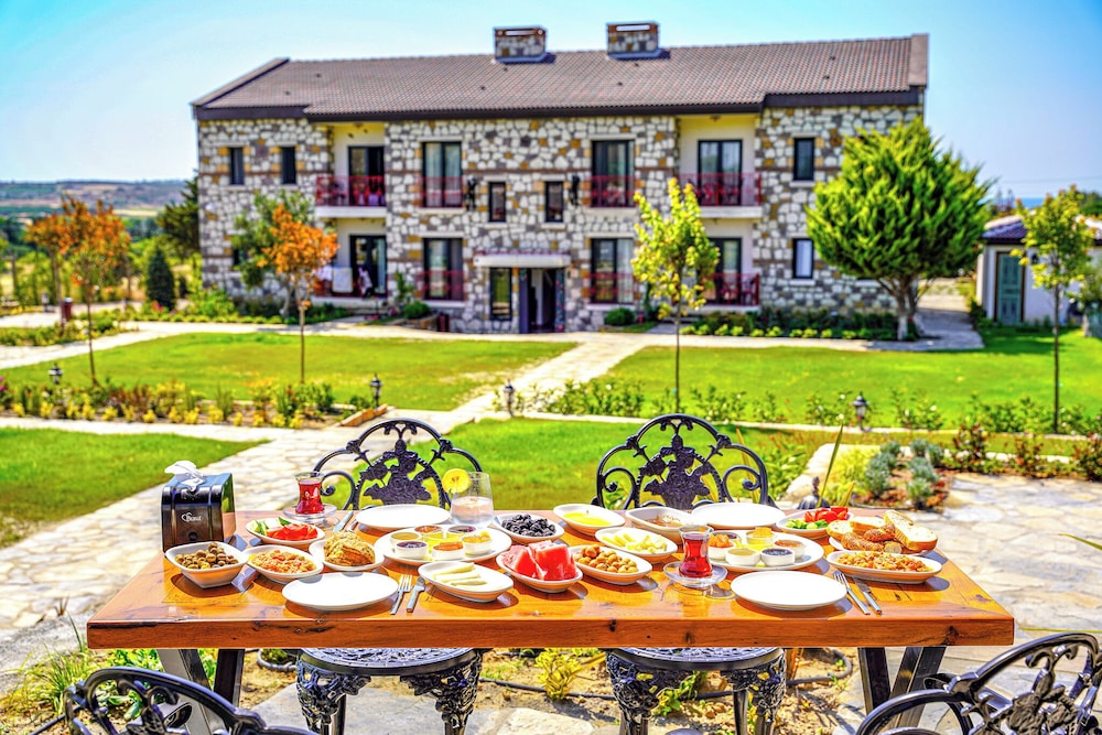 Linasya Otel - carbon neutral hotel in Bozcaada