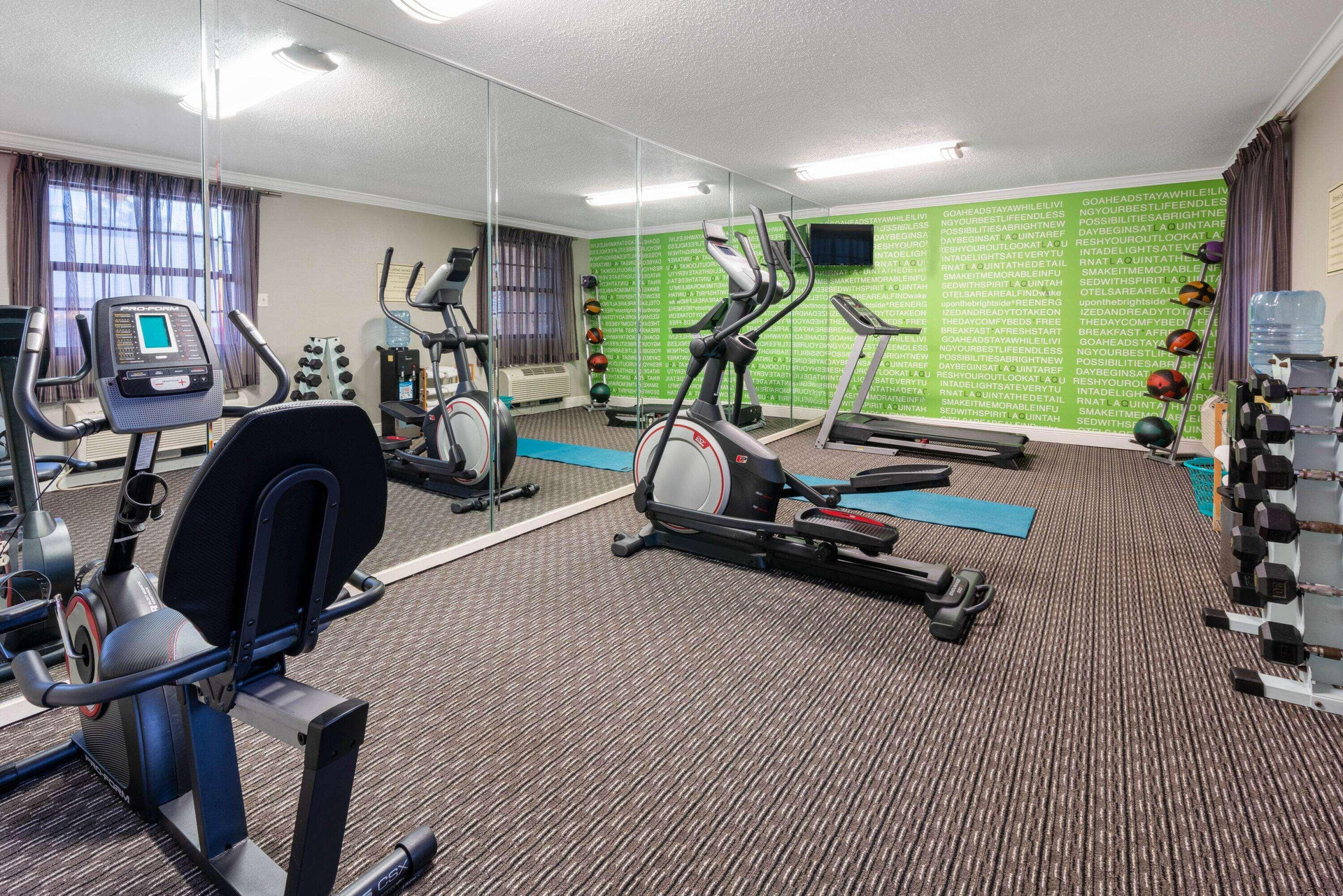 Super 8 by Wyndham The Woodlands North - photo 20