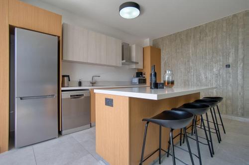Avenue 103 3 Bed