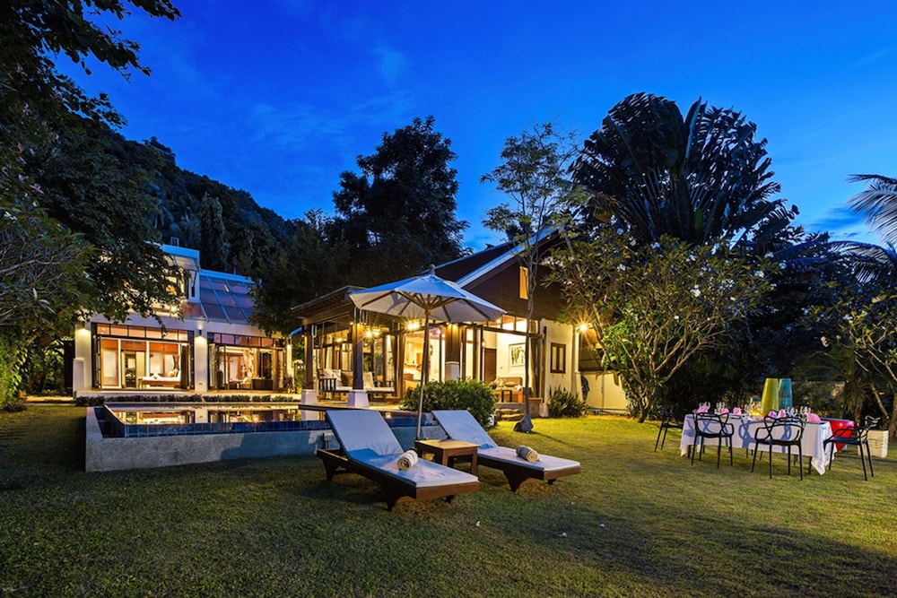 The Emerald Beach Villa 4 — 4-Star Luxury Hotel in Koh Samui, Thailand