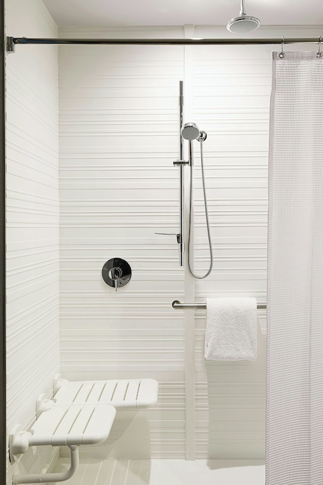 AC Hotel by Marriott Dallas by the Galleria - photo 18