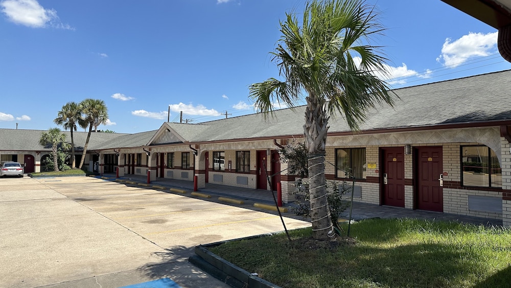 Palace Inn I 45 & Bellfort - photo 28