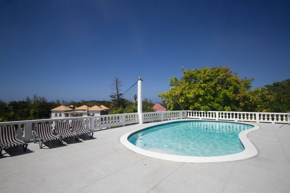 Sea View Chateau — 4-Star Luxury Hotel in Montego Bay, Jamaica