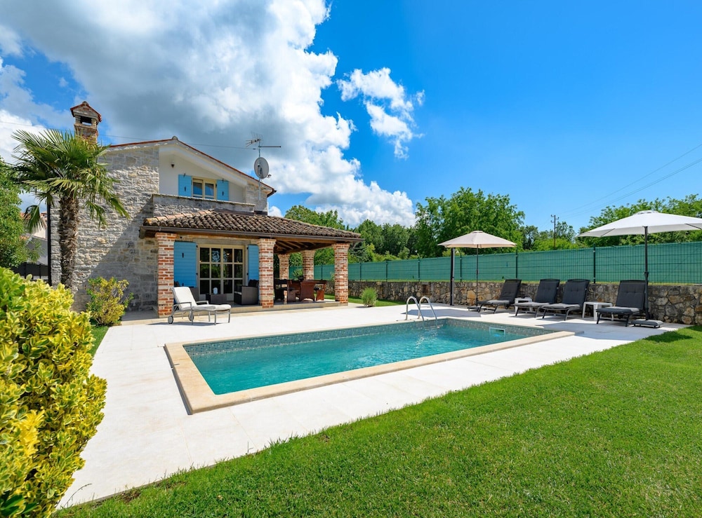 My Villa Ida with pool in Višnjan Istria — 4-Star Luxury Hotel in Visignano, Croatia