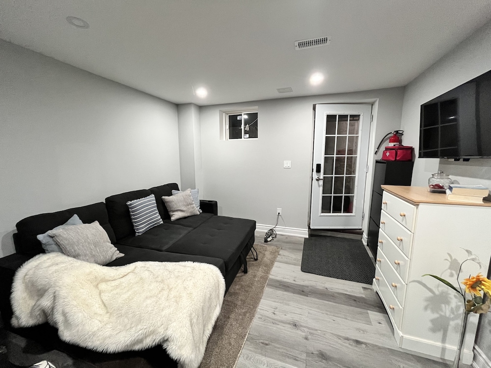 Luxury 2 bedroom 2 full baths rooms — 4-Star Luxury Hotel in Brampton, Canada