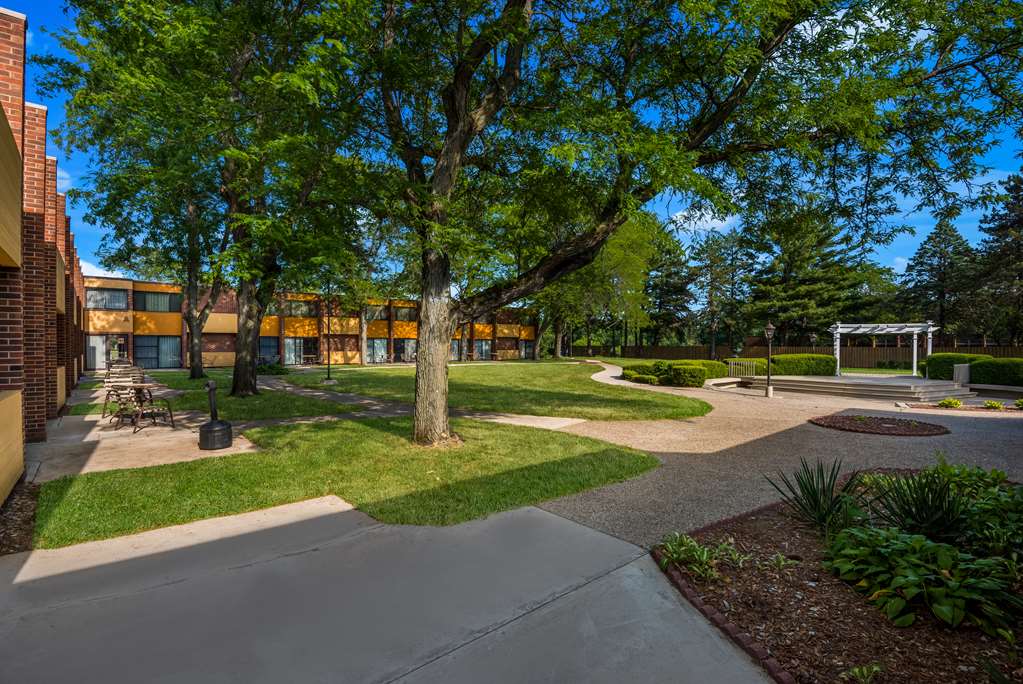 Best Western Prairie Inn & Conference Center - photo 8