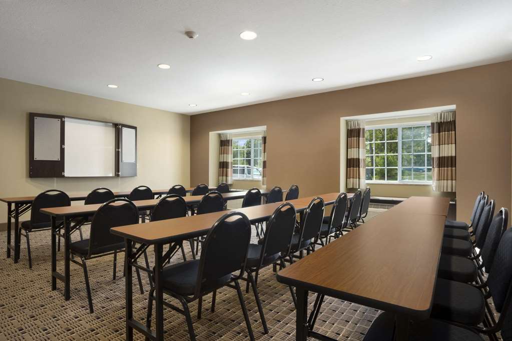 Microtel Inn & Suites by Wyndham Carrollton - photo 11
