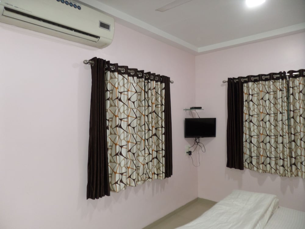 Hotel Amit Plaza — Dhulia — photo 5
