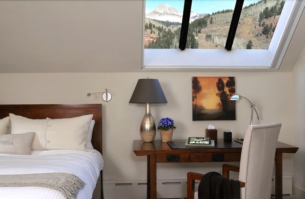 Columbia Hotel - photo 22