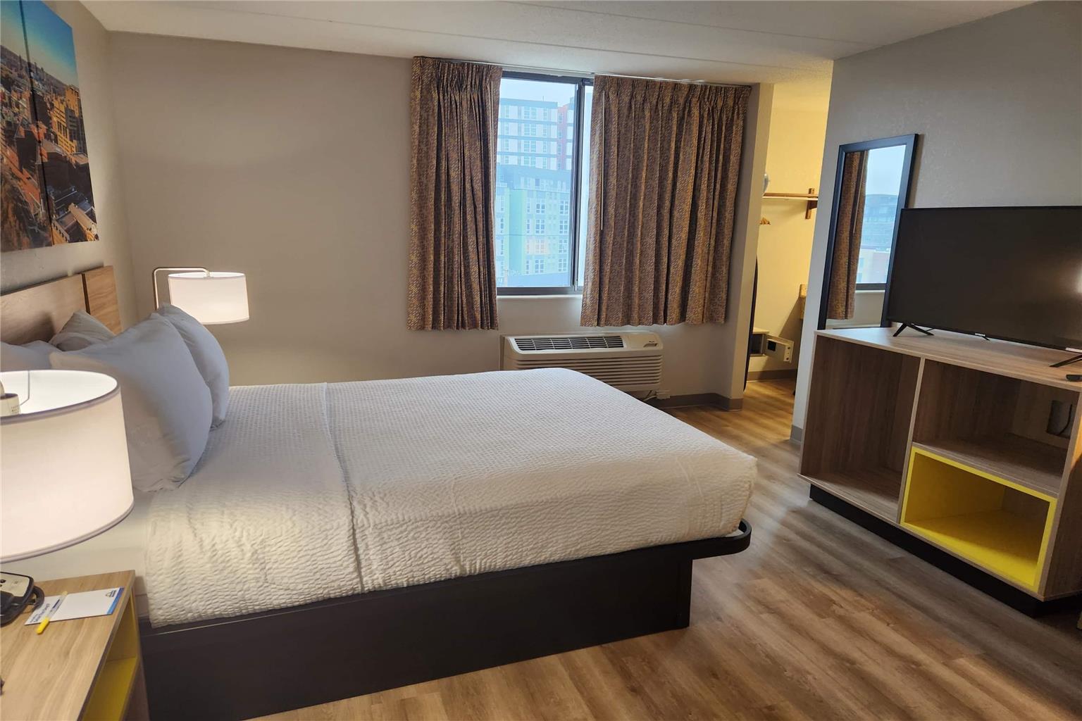 Days Hotel by Wyndham University Ave SE - photo 22