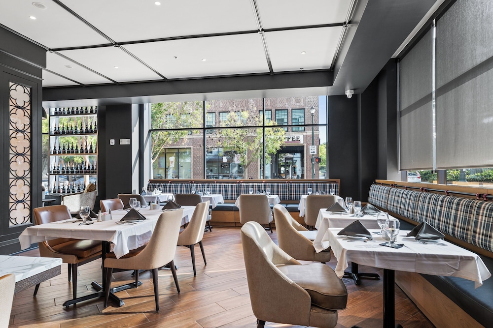 Hotel Indigo Baton Rouge Downtown by IHG - photo 92