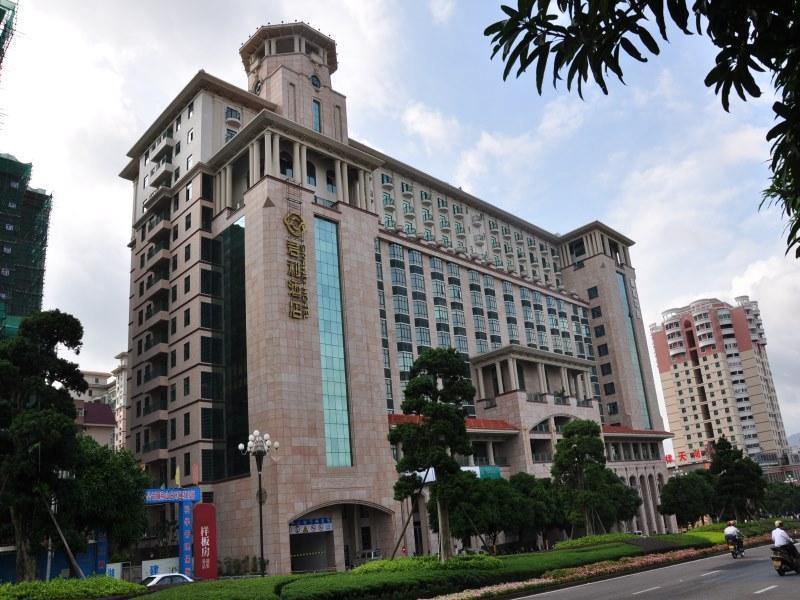 Yihe Grand Hotel in Zhongshan, People's Republic of China
