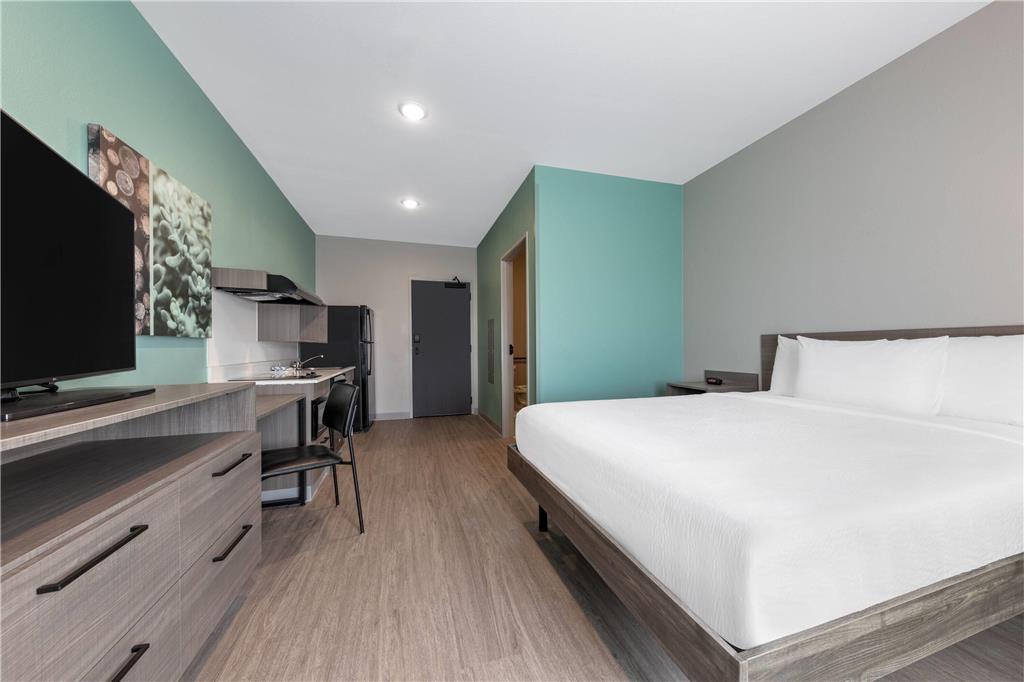 ECHO Suites Extended Stay by Wyndham Dallas Plano Richardson - photo 12