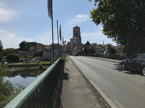 Le Pre Du Val — hotel in Saint-Astier