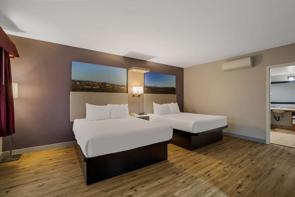 Best Western Diamond Bar Hotel & Suites - photo 5