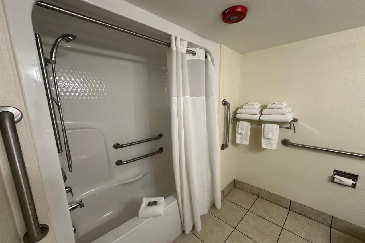 Country Inn & Suites by Radisson Murrells Inlet SC - photo 35