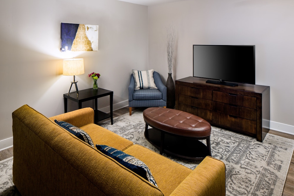 Watt Hotel Rahway Tapestry Collection by Hilton - photo 24