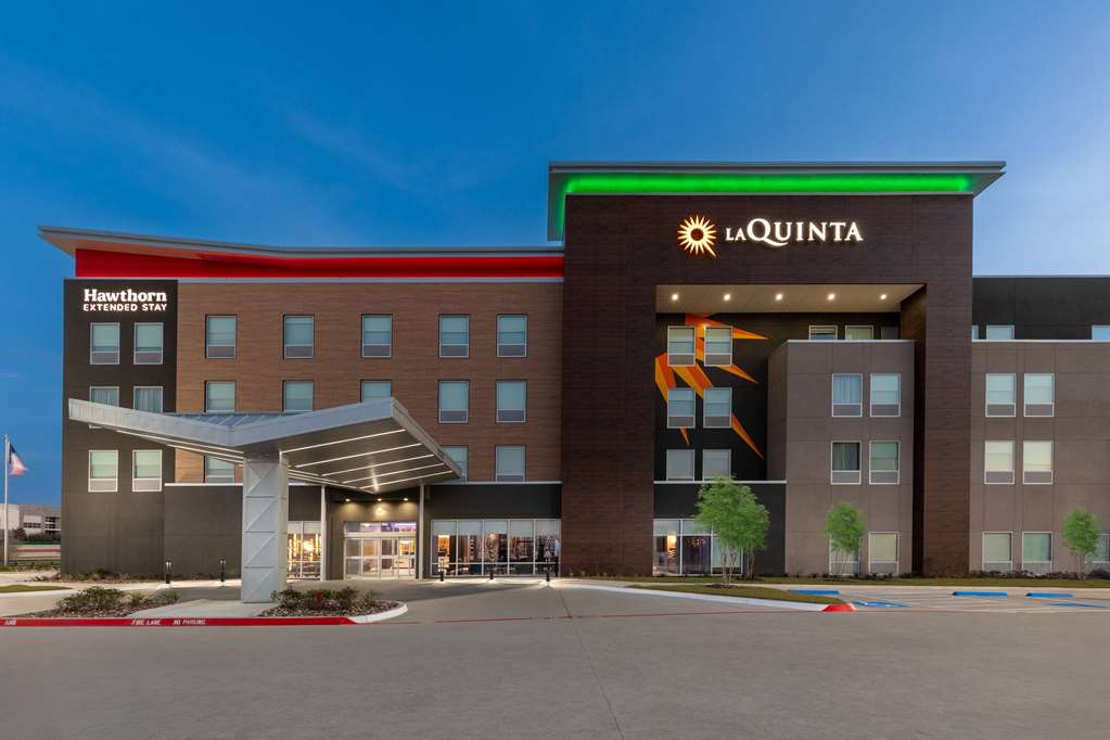 Hawthorn Extended Stay by Wyndham DeSoto - photo 3