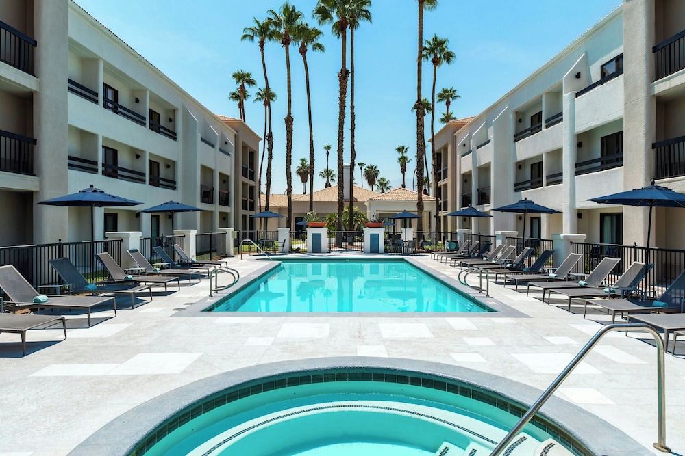 Courtyard By Marriott Palm Springs — hotel in Palm Springs