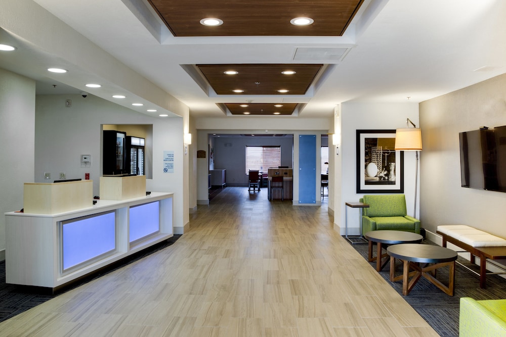 Holiday Inn Express Hotel & Suites Jacksonville an IHG Hotel - photo 4