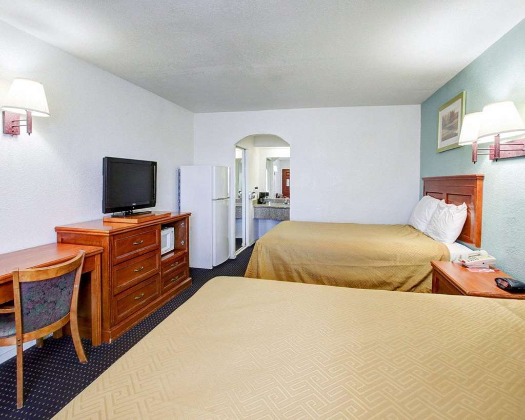 Econo Lodge Temple - photo 11