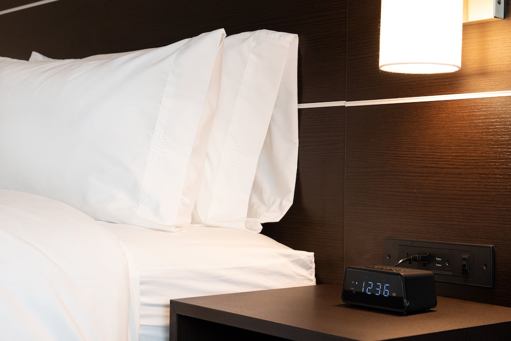 Holiday Inn Express & Suites Romeoville Joliet North by IHG - photo 11