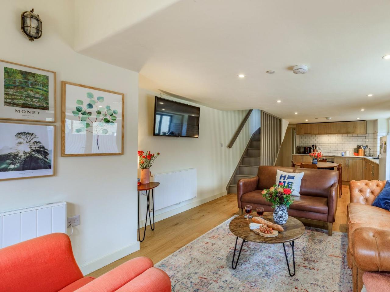 Coach House Uk32202 — 5-Star Luxury Hotel in Bridport, United Kingdom