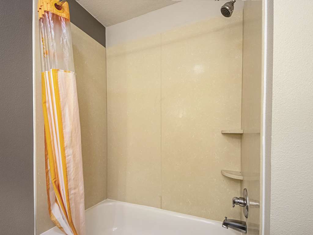 La Quinta Inn & Suites by Wyndham McKinney - photo 15