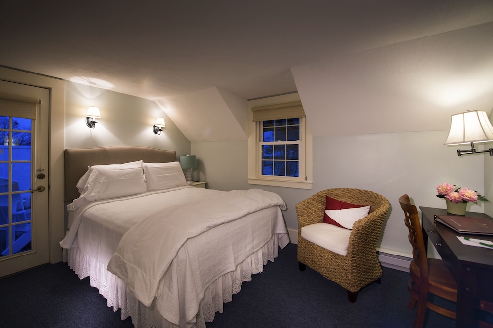 York Harbor Inn - photo 4