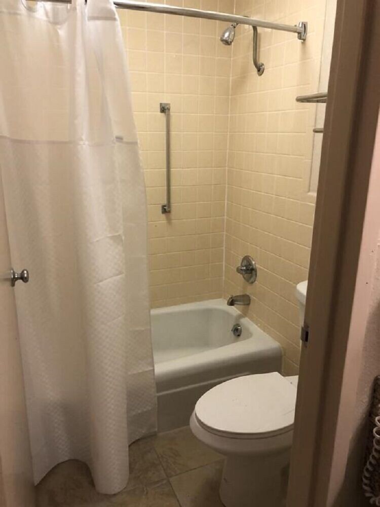 Ramada by Wyndham Michigan City - photo 18