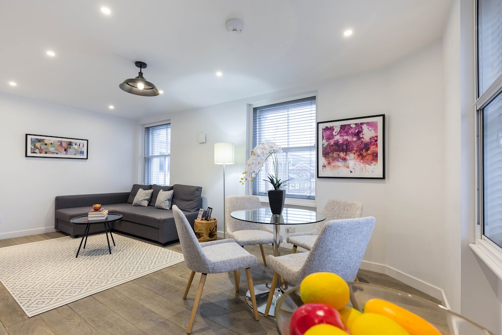 Urban Chic Rathbone - last minute hotel in London
