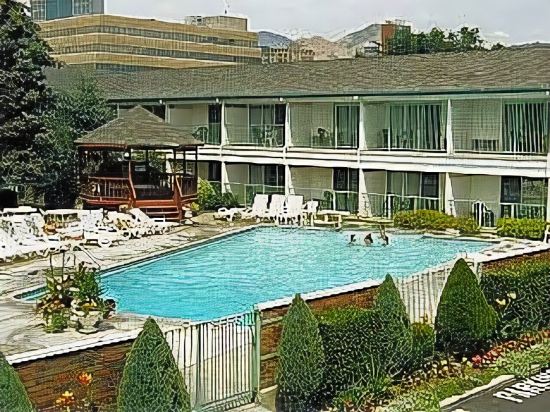 Royal Garden Inn - photo 6