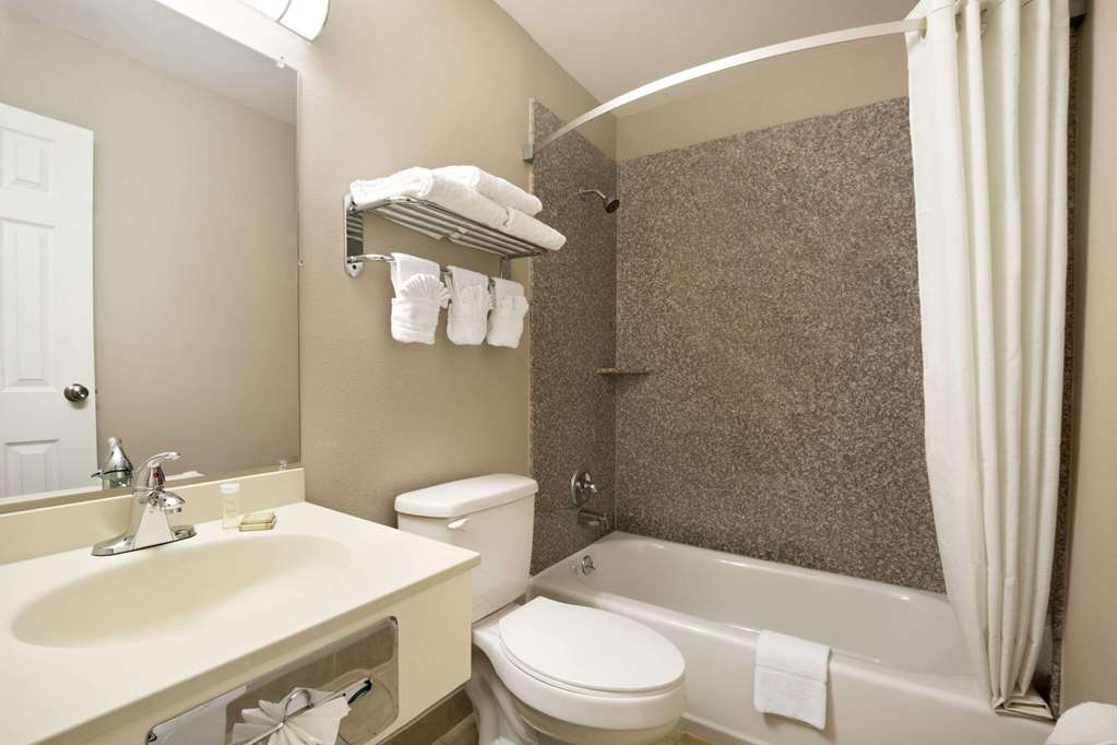 Super 8 by Wyndham Ardmore - photo 6
