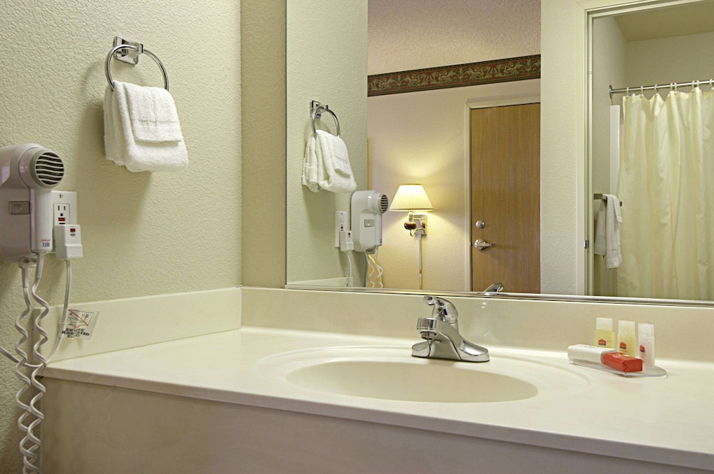Holiday Inn Express Redding North by IHG - photo 57