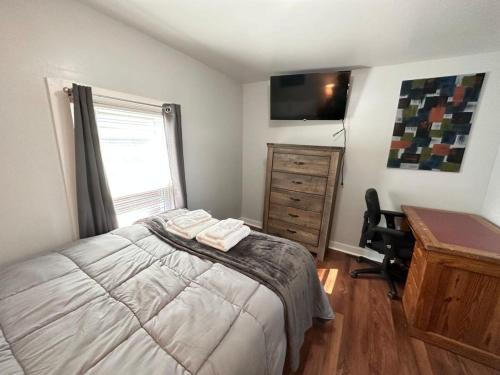 Home Plate Apt 2 All Star Baseball Rentals — Oneonta — photo 2