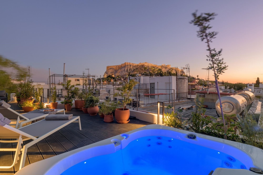 Your 4 Bdrm Dream House w Acropolis View Jacuzzi — 4-Star Luxury Hotel in Athens, Greece