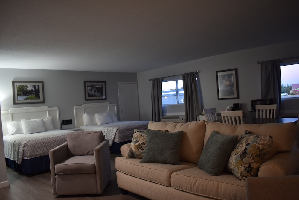 Lake Cadillac Resort - photo 6