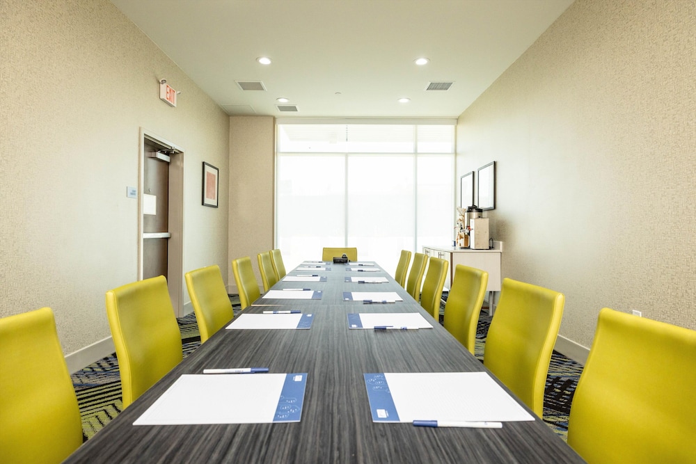 Holiday Inn Express & Suites San Jose Silicon Valley - photo 72