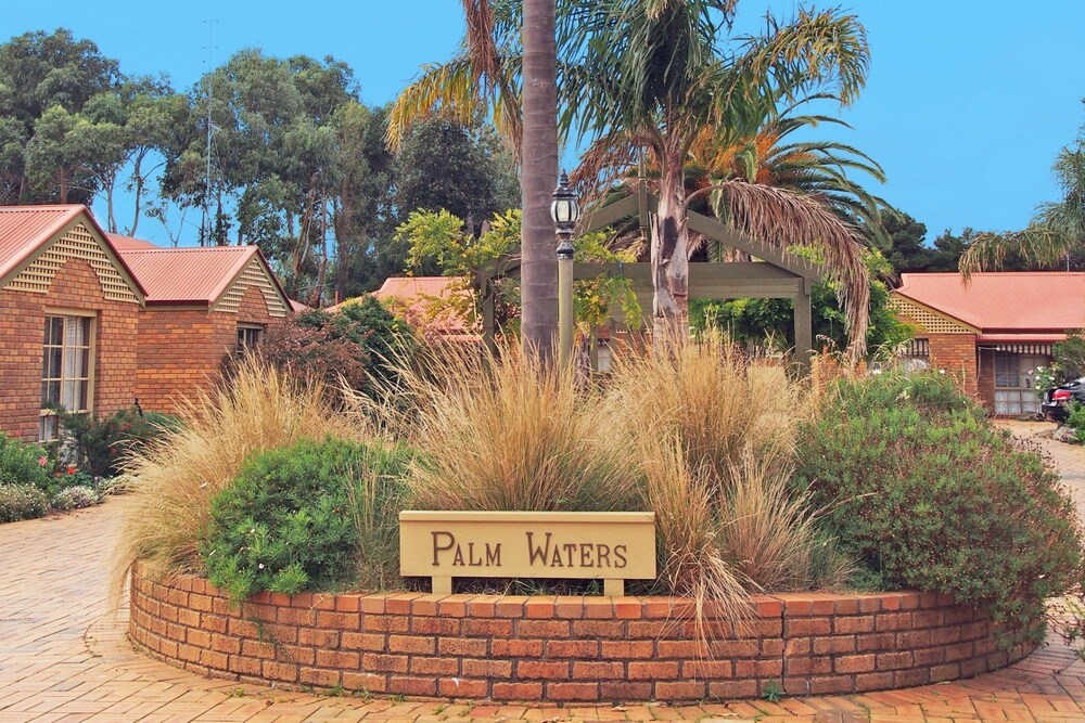 Palm Waters 4 Wi Fi & Linen Included pet-friendly hotel Inverloch