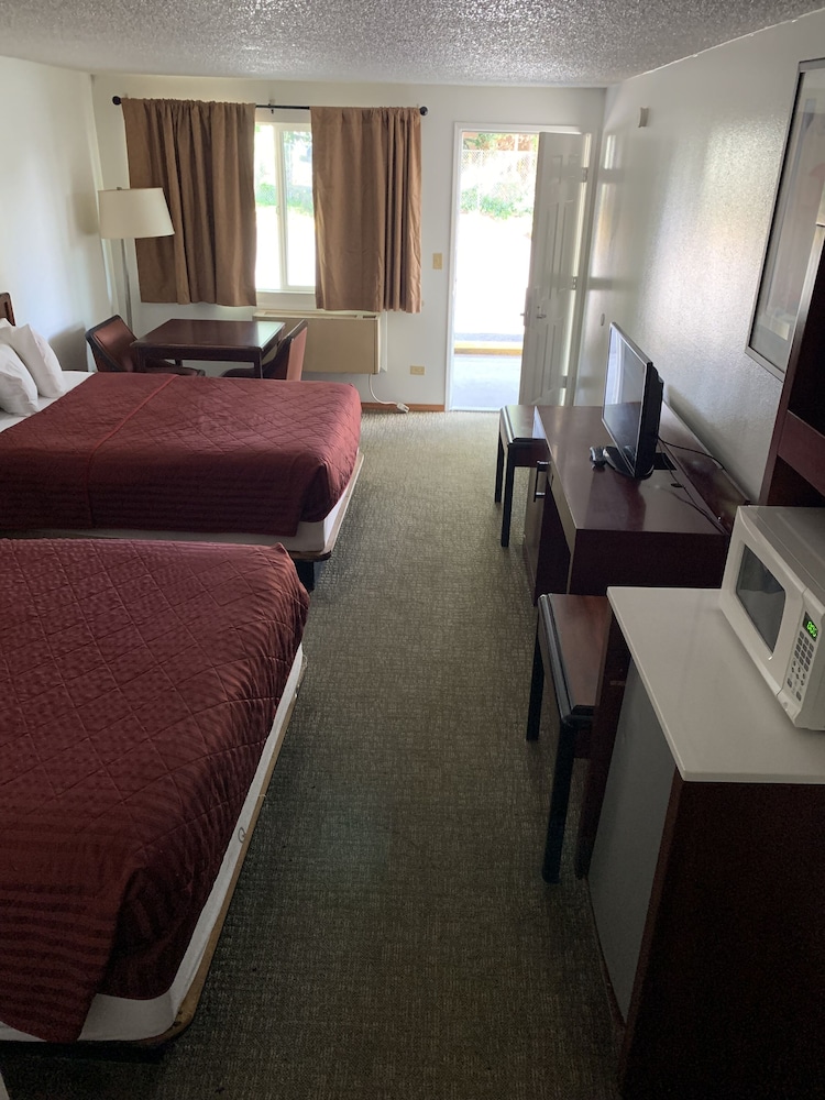 Smokey Point Motor Inn - photo 56