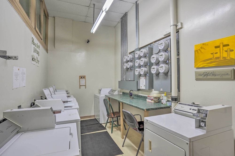 Peaceful Chadron Apartment in Historic Hotel — hotel in Chadron