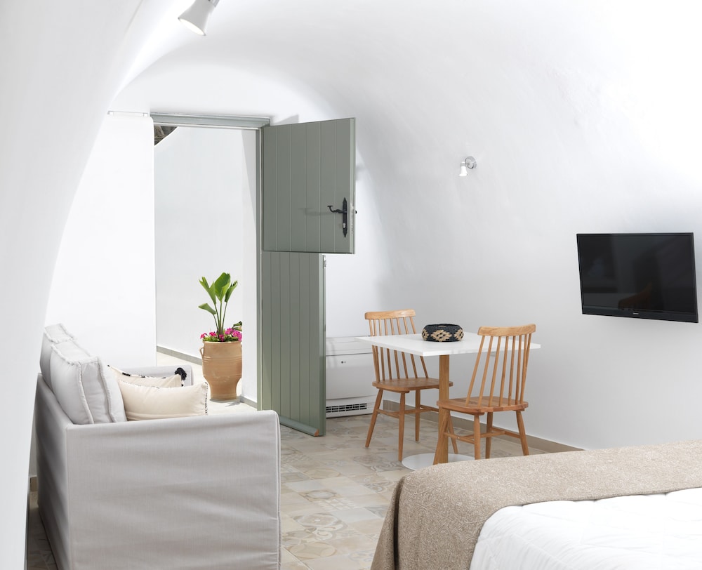 Drops Cave Houses — Fira — photo 4