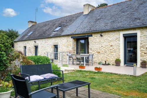 Gîte Authentique Breton — hotel in Ploneour-Lanvern
