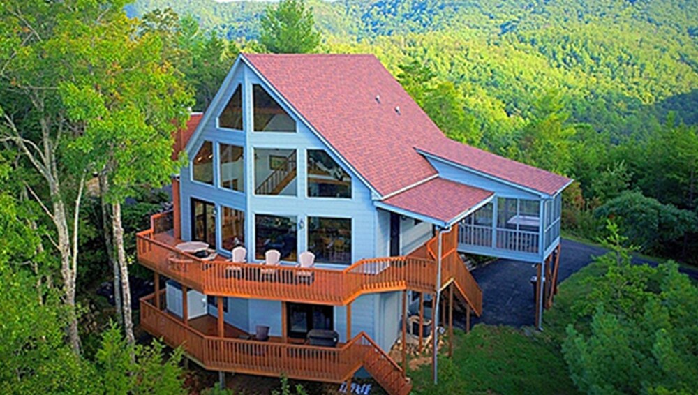 Horsin Around Tennessee — 5-Star Luxury Hotel in Townsend, United States