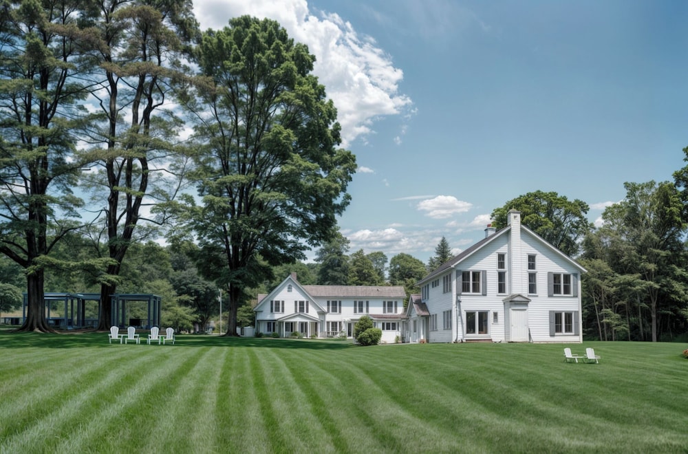 Lincoln Inn & Gallery in Woodstock, United States