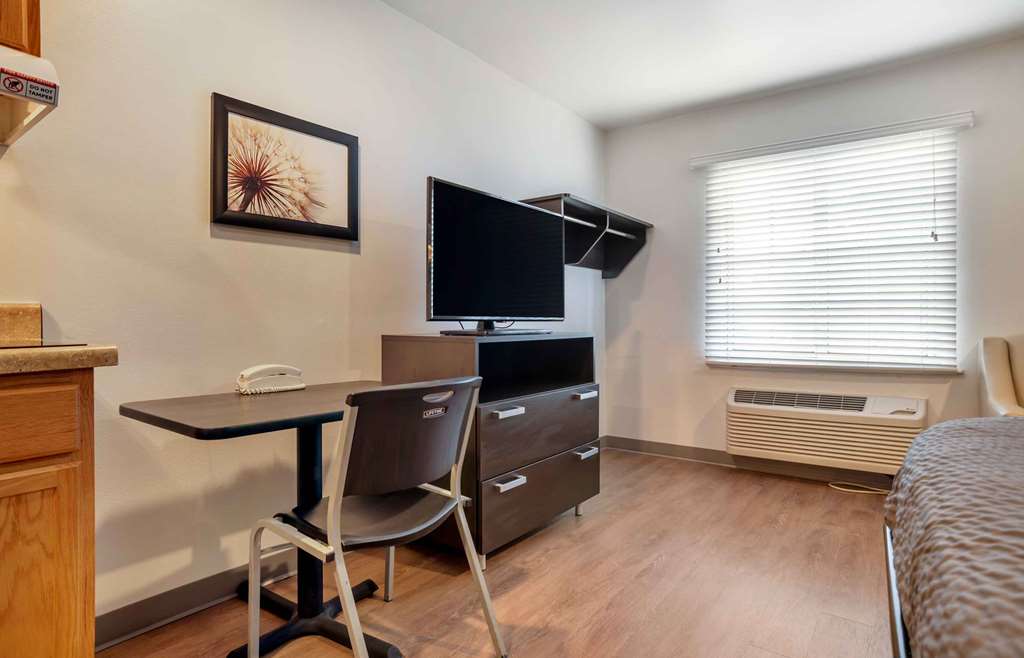 Extended Stay America Select Suites Pensacola Northeast - photo 9